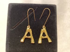 4152 NIP Womens Goldtone Earrings Personalized Large 1" Pendant Letter "A"